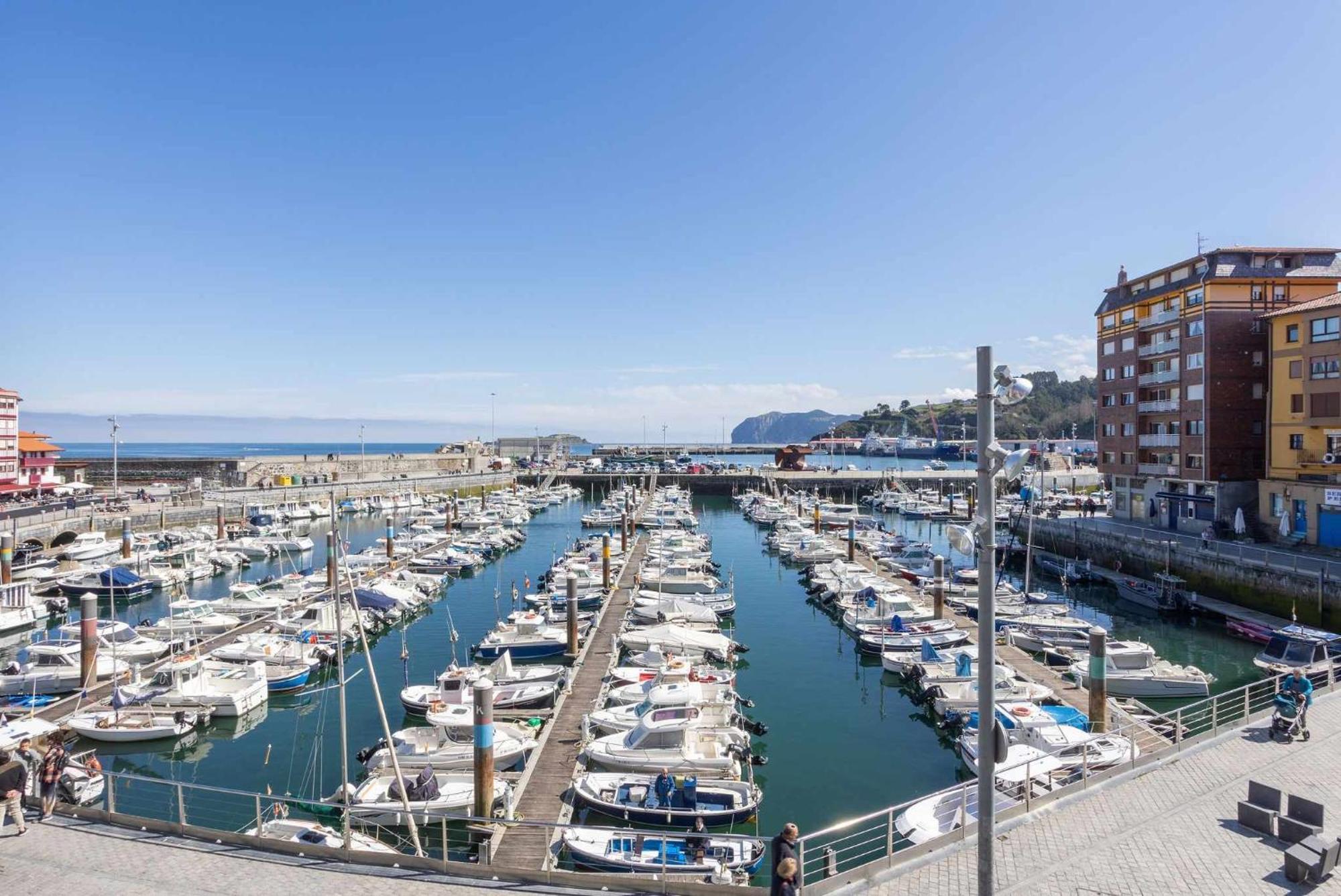 Old Port Apartamento Con Vistas Al Puerto Bermeo Bagian luar foto